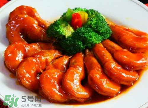 青蝦的營養(yǎng)價(jià)值 青蝦的功效與作用 青蝦的營養(yǎng)價(jià)值 青蝦的功效與作用