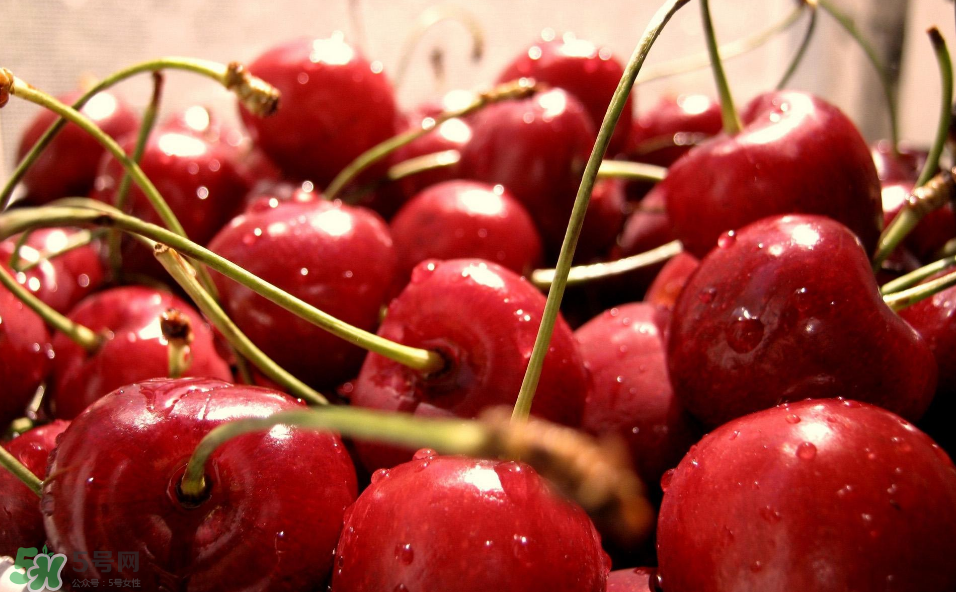 慢性咽炎日常應如何養(yǎng)護?慢性咽炎飲食該注意什么? 慢性咽炎日常應如何養(yǎng)護?慢性咽炎飲食該注意什么?