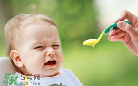 寶寶不吃輔食怎么辦？5個小妙招讓寶寶乖乖吃輔食