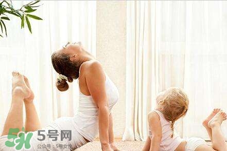 產(chǎn)后做什么運(yùn)動(dòng)好？產(chǎn)后做瑜伽好處多