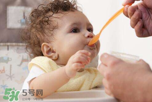 寶寶不吃輔食怎么辦？5個小妙招讓寶寶乖乖吃輔食