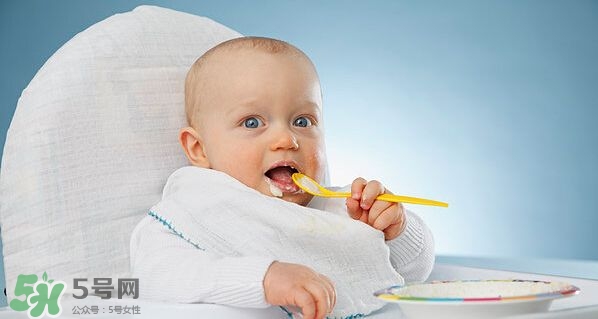 寶寶不吃輔食怎么辦？5個小妙招讓寶寶乖乖吃輔食