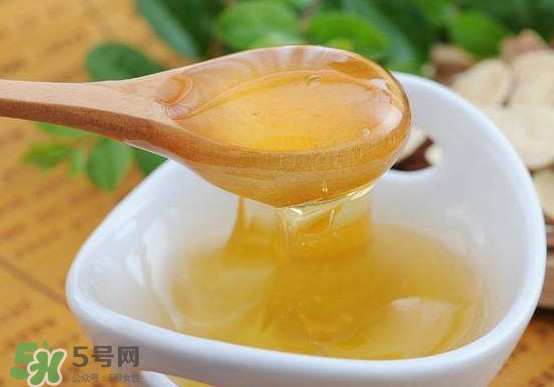 椴樹蜜和百花蜜哪個(gè)好？椴樹蜜和百花蜜的區(qū)別