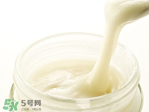 椴樹(shù)蜜是什么顏色？椴樹(shù)蜜是白色的嗎