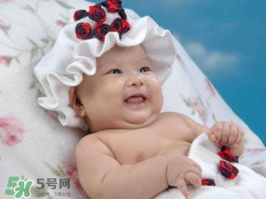 寶寶發(fā)燒抽搐正常嗎？寶寶發(fā)燒抽搐怎么辦？