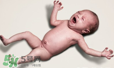 生孩子臍帶怎么剪？臍帶晚剪有什么影響？