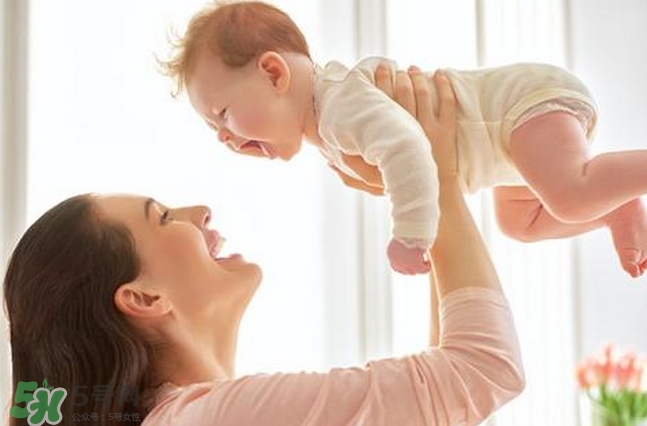 寶寶發(fā)燒出汗后可以洗澡嗎？寶寶發(fā)燒出汗好嗎？