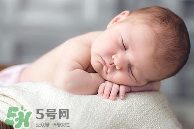 臍疝是什么？臍疝對寶寶有什么影響？