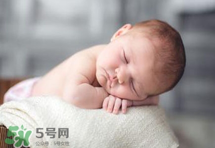 寶寶什么時候會笑？逗寶寶笑的小妙招