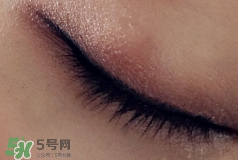 眼線膏和眼線液筆哪個好用？眼線膏和眼線液新人這樣選擇