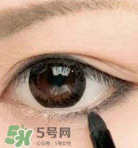 眼線膏和眼線液筆哪個好用？眼線膏和眼線液新人這樣選擇