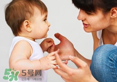 寶寶說話早晚和智力有關系嗎？寶寶說話晚怎么辦？