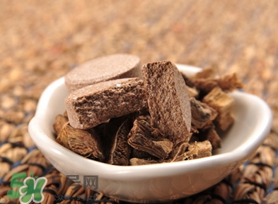 新生兒痤瘡多久會(huì)好？新生兒痤瘡能用百多邦嗎？