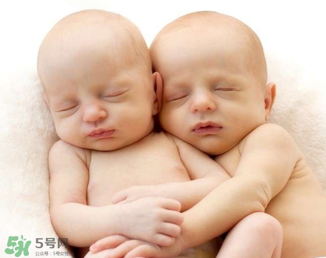 寶寶什么時候會笑？逗寶寶笑的小妙招