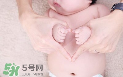 生孩子臍帶怎么剪？臍帶晚剪有什么影響？