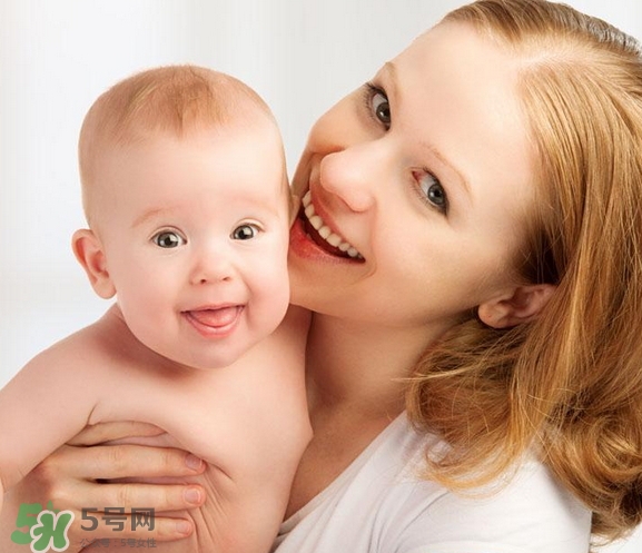 新生兒痤瘡多久會(huì)好？新生兒痤瘡能用百多邦嗎？