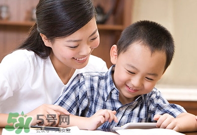 寶寶說話晚的原因 寶寶說話晚是不是不聰明？