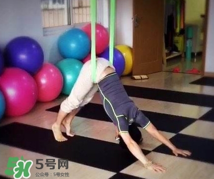 空中瑜伽有什么好處？空中瑜伽沒基礎(chǔ)可以學(xué)嗎