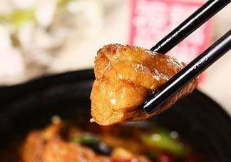 美國黃燜雞米飯為什么那么貴？美國黃燜雞米飯多少錢一份？