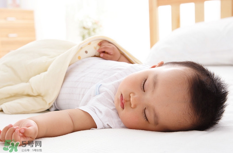 讓寶寶睡出好相貌完美教程 讓寶寶睡出好相貌完美教程