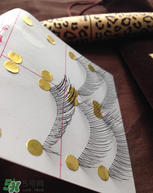 赫蓮娜獵豹睫毛膏好用嗎 脫妝嗎 赫蓮娜獵豹睫毛膏好用嗎 脫妝嗎