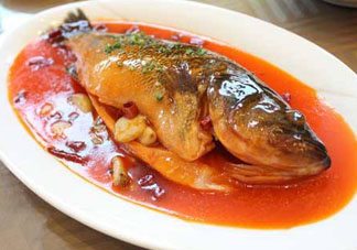 鱸魚可以紅燒嗎？鱸魚清蒸還是紅燒好吃？