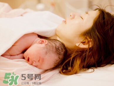 導(dǎo)樂(lè)分娩都包括哪些服務(wù)？導(dǎo)樂(lè)分娩需要側(cè)切嗎？