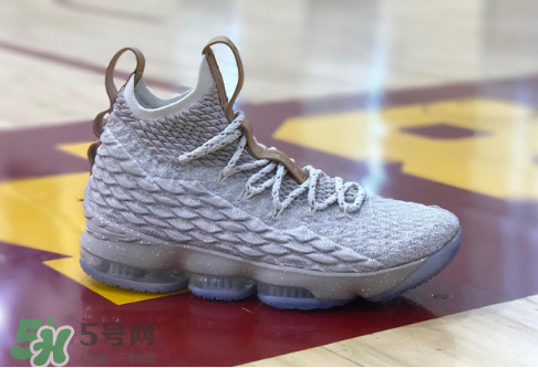 nike lebron 15 ghost什么時(shí)候發(fā)售_多少錢？