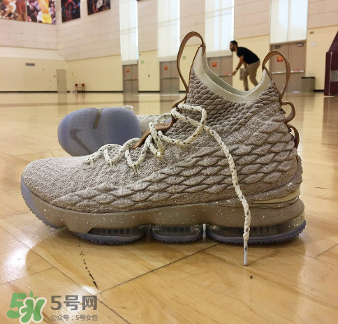 nike lebron 15 ghost實物細節(jié)怎么樣？
