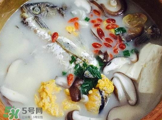 鯽魚(yú)湯可以放香菇嗎？香菇鯽魚(yú)湯的做法