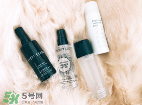 涂了防曬再上散粉會(huì)搓泥嗎？防曬噴霧和散粉的先后順序 