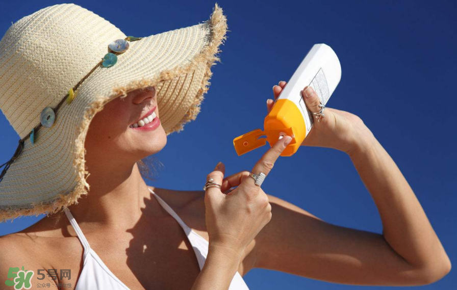 皮膚白不怕曬就不需要涂防曬？關(guān)于防曬的謠言