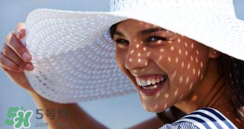 擦了防曬悶痘怎么辦？眼部需要特別防曬嗎？