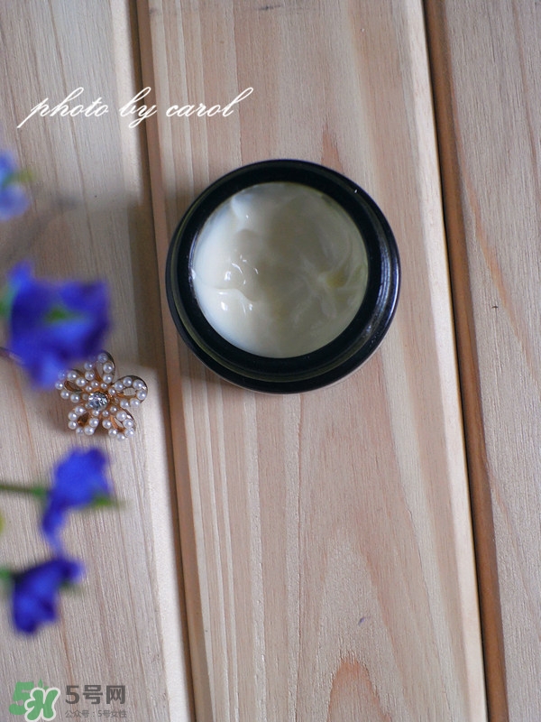 海藍(lán)之謎眼霜白瓶和綠瓶有什么區(qū)別 海藍(lán)之謎眼霜白瓶和綠瓶有什么區(qū)別