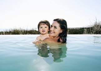 水中分娩時難產(chǎn)怎么辦？水中分娩和無痛分娩哪個好？