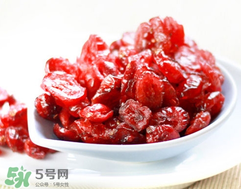 蔓越莓什么人不能吃？蔓越莓干和藍(lán)梅干孕婦吃哪個(gè)好