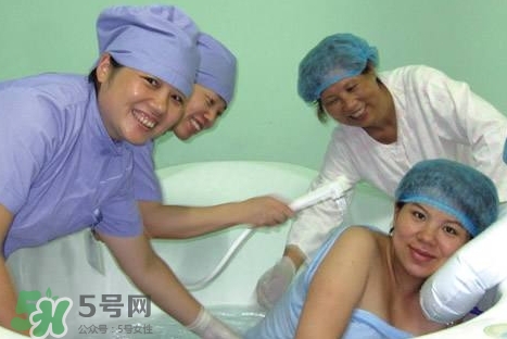 水中分娩時難產(chǎn)怎么辦？水中分娩和無痛分娩哪個好？