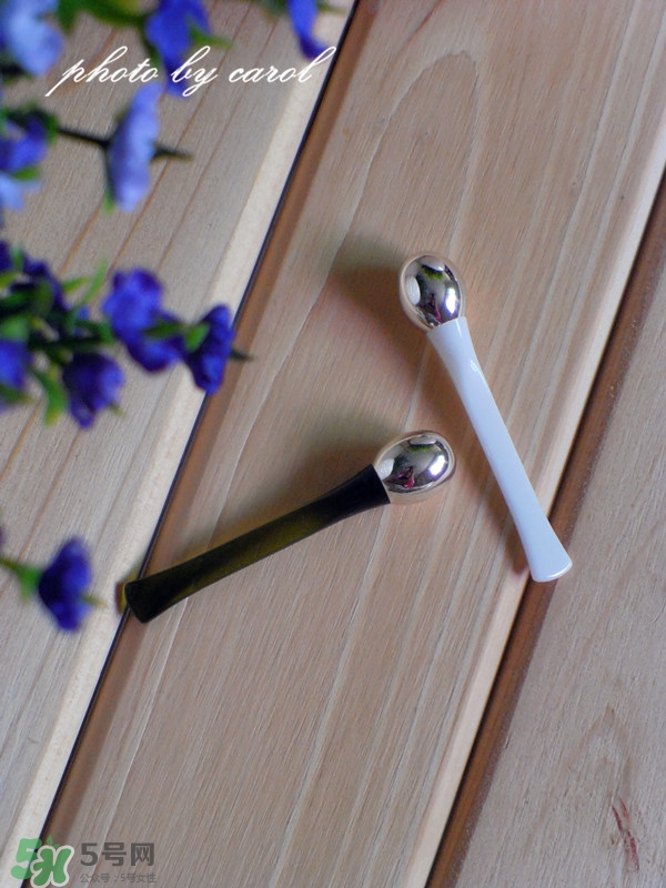 海藍(lán)之謎眼霜白瓶和綠瓶有什么區(qū)別 海藍(lán)之謎眼霜白瓶和綠瓶有什么區(qū)別