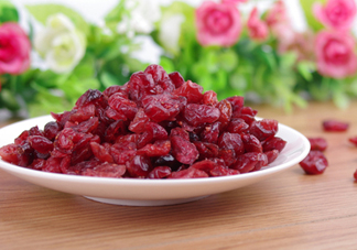 蔓越莓干熱量高嗎？蔓越莓干和新鮮蔓越莓營(yíng)養(yǎng)價(jià)值的區(qū)別