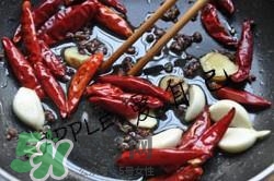 香辣蟹怎么做最好吃？香辣蟹怎么處理螃蟹？