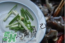 香辣蟹怎么做最好吃？香辣蟹怎么處理螃蟹？