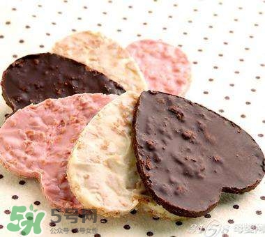 生孩子時吃什么易助產(chǎn)？生孩子時吃巧克力