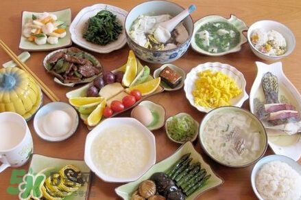 生孩子時吃什么易助產(chǎn)？生孩子時吃巧克力