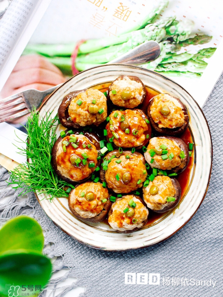 香菇釀肉的家常做法及蒸多長(zhǎng)時(shí)間 香菇釀肉的家常做法及蒸多長(zhǎng)時(shí)間