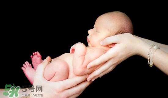 勒博耶分娩法的具體步驟是什么？勒博耶分娩法有哪些優(yōu)點？