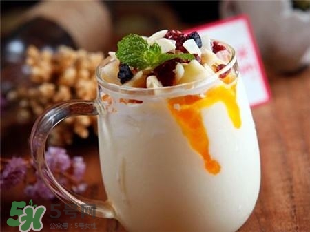 生孩子時吃什么易助產(chǎn)？生孩子時吃巧克力