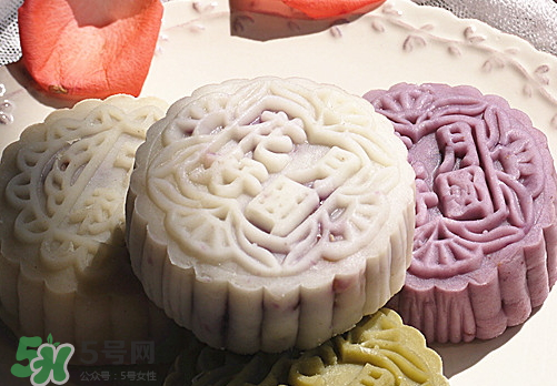 月餅皮可以用低筋面粉嗎？月餅皮用什么面粉？