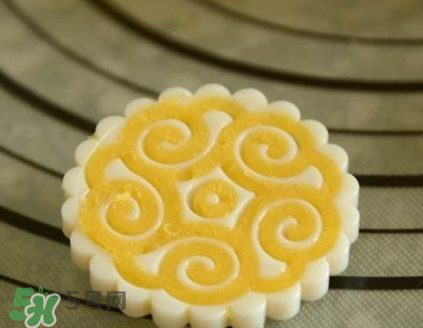 月餅皮可以加水嗎？月餅皮為什么不能放水？