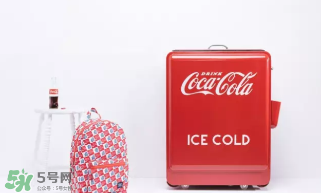 可口可樂與時(shí)尚圈聯(lián)名合作系列有哪些？意想不到的好看