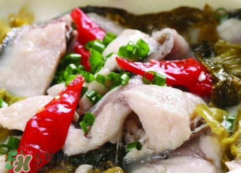 酸菜魚可以放什么配菜？酸菜魚放什么菜好吃？